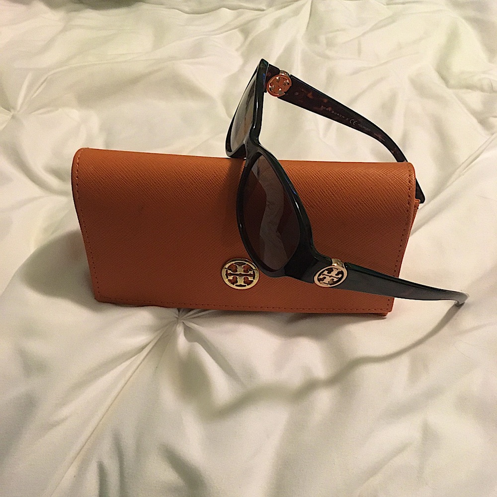 Tory Burch  sunglasses and case